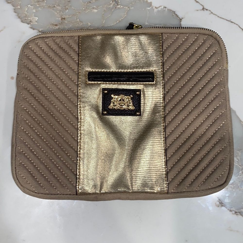 Juicy Couture Cream Ivory Tablet Laptop Zipper Case Holder